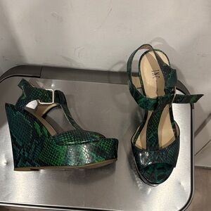 INC International Concepts Green Snake Wedge Sandals